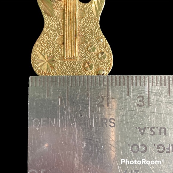 14KT Guitar Pendant, Vintage Diamond-Cut Yellow Gold - Picture 8 of 9